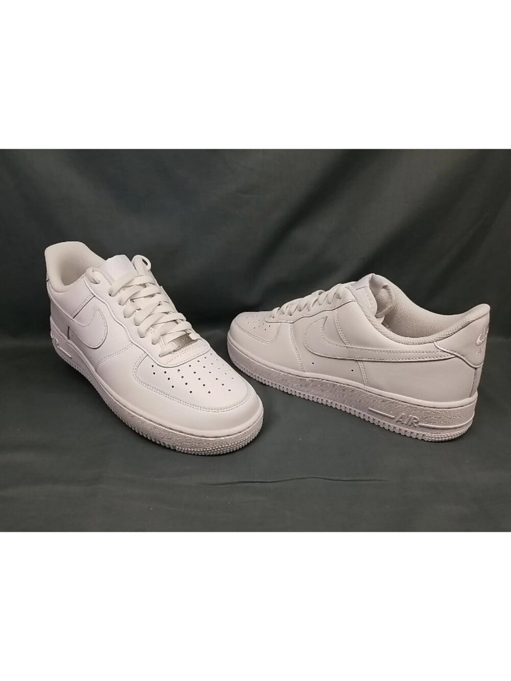 Nike Air Force 1 '07 Sneaker Triple White CW2288 111 Men's Size 9.5 NEW NO BOX!
